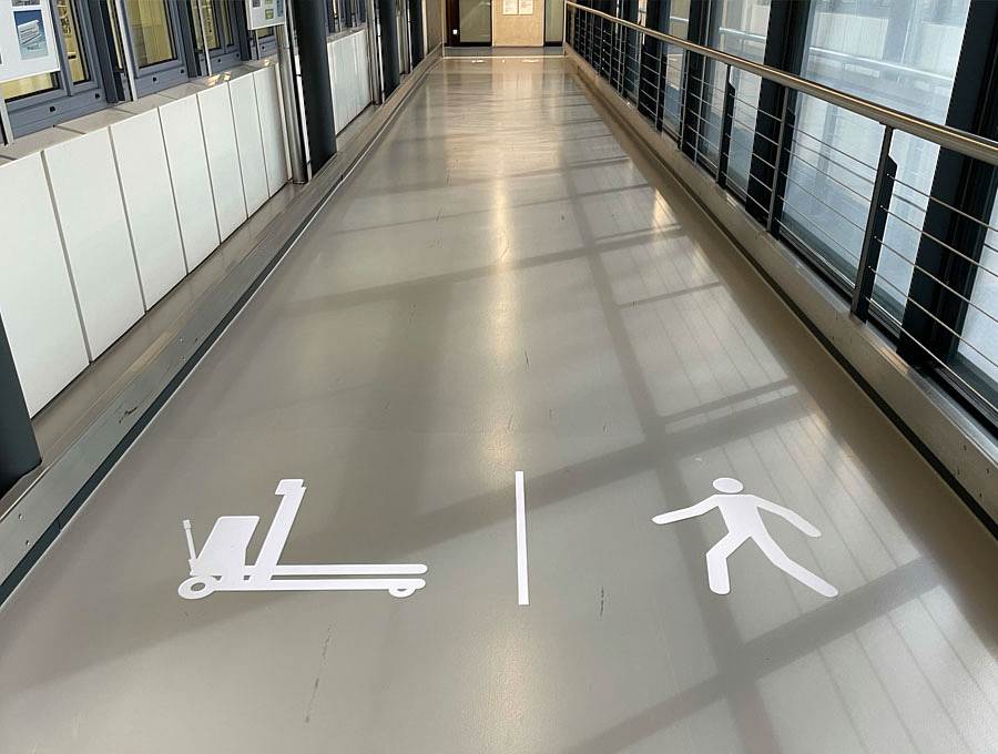 Gehweg/ Logistik Trennung